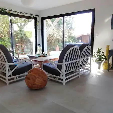 Les Callunes Chambres D'Hotes Et Gite Pour 2 Bassin D'Arcachon Guest house